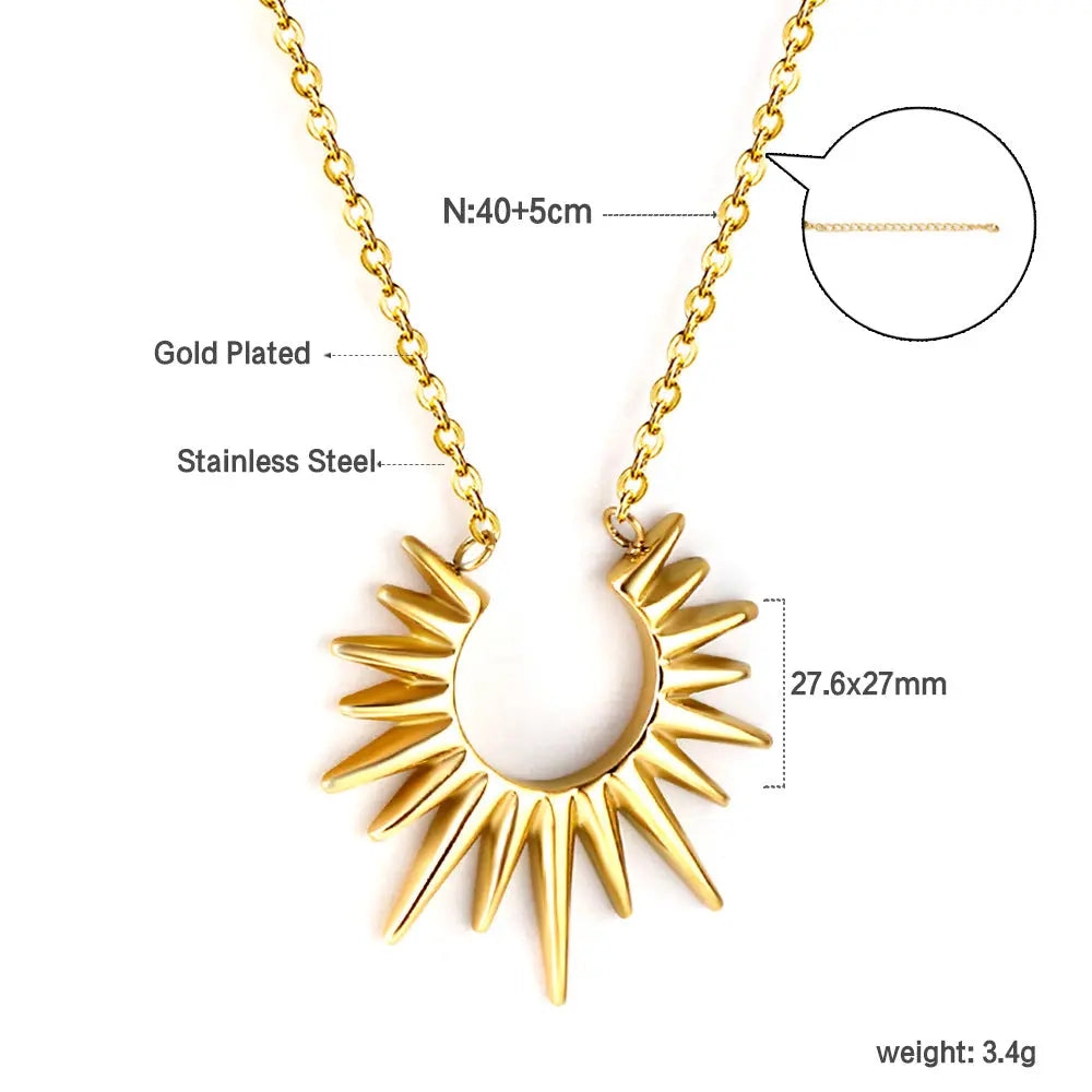 Sculptural Half Moon Pendant Necklace – Gold