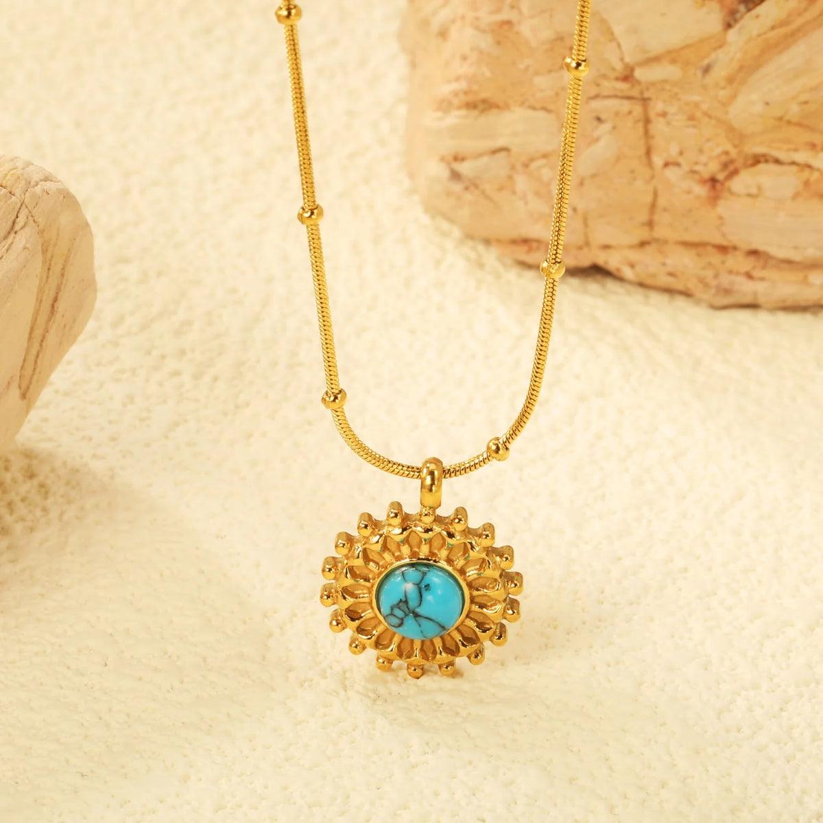 Solana Sunburst Pendant Necklace – 18K Gold Plated