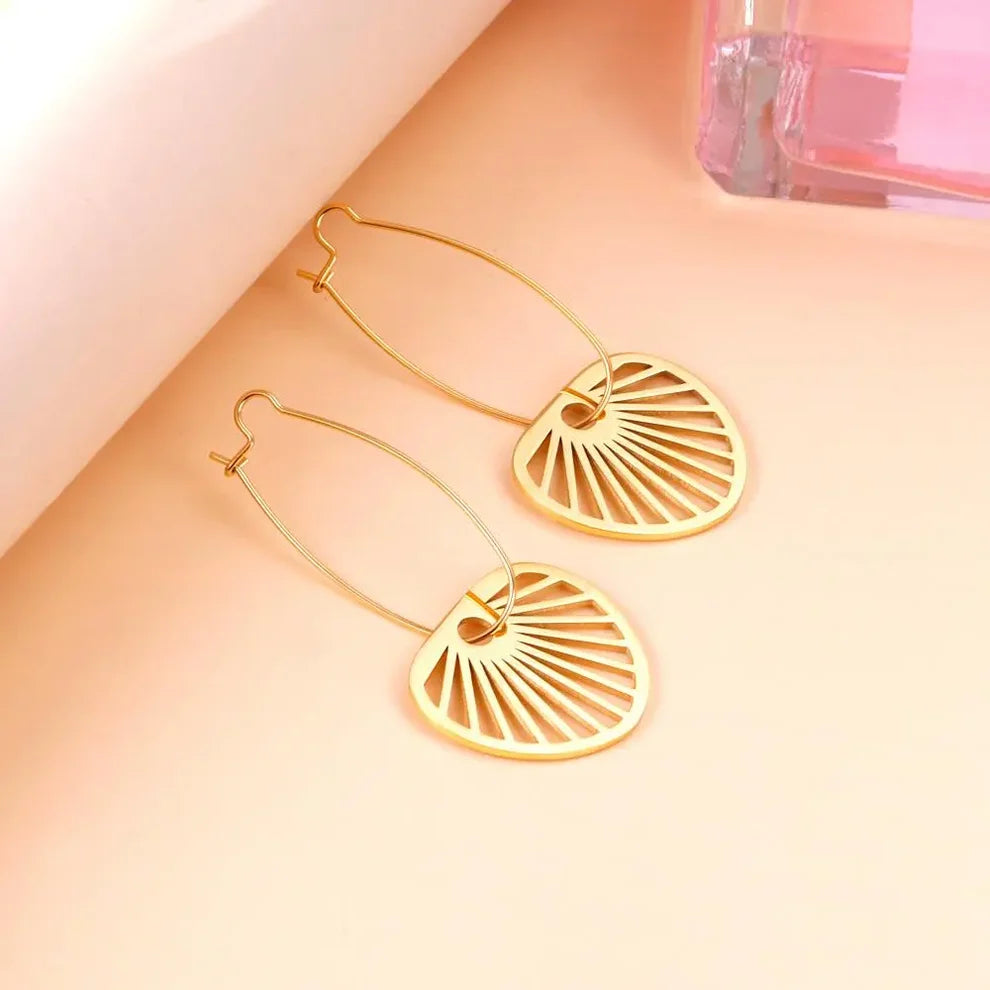 Soleil Fan Charm Drop Earrings – Gold