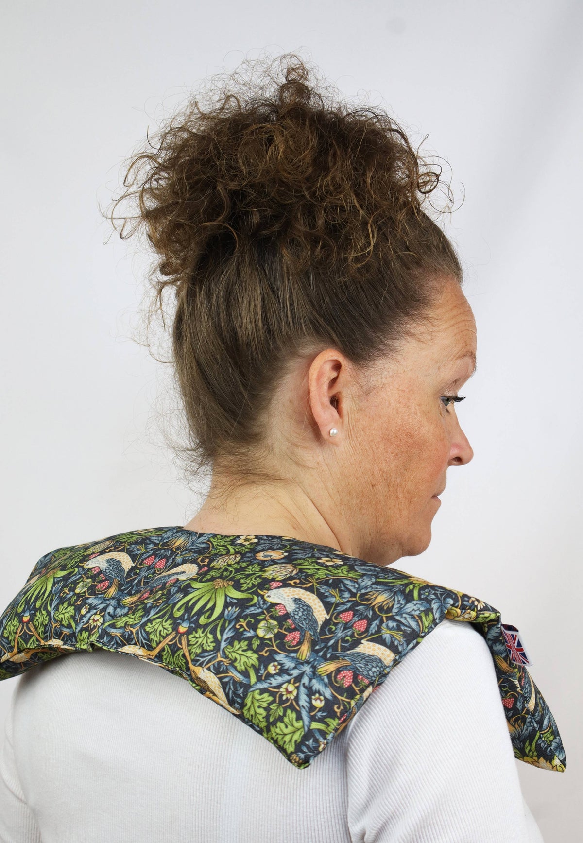Microwaveable Neck & Shoulder Wrap – William Morris Strawberry Thief Navy